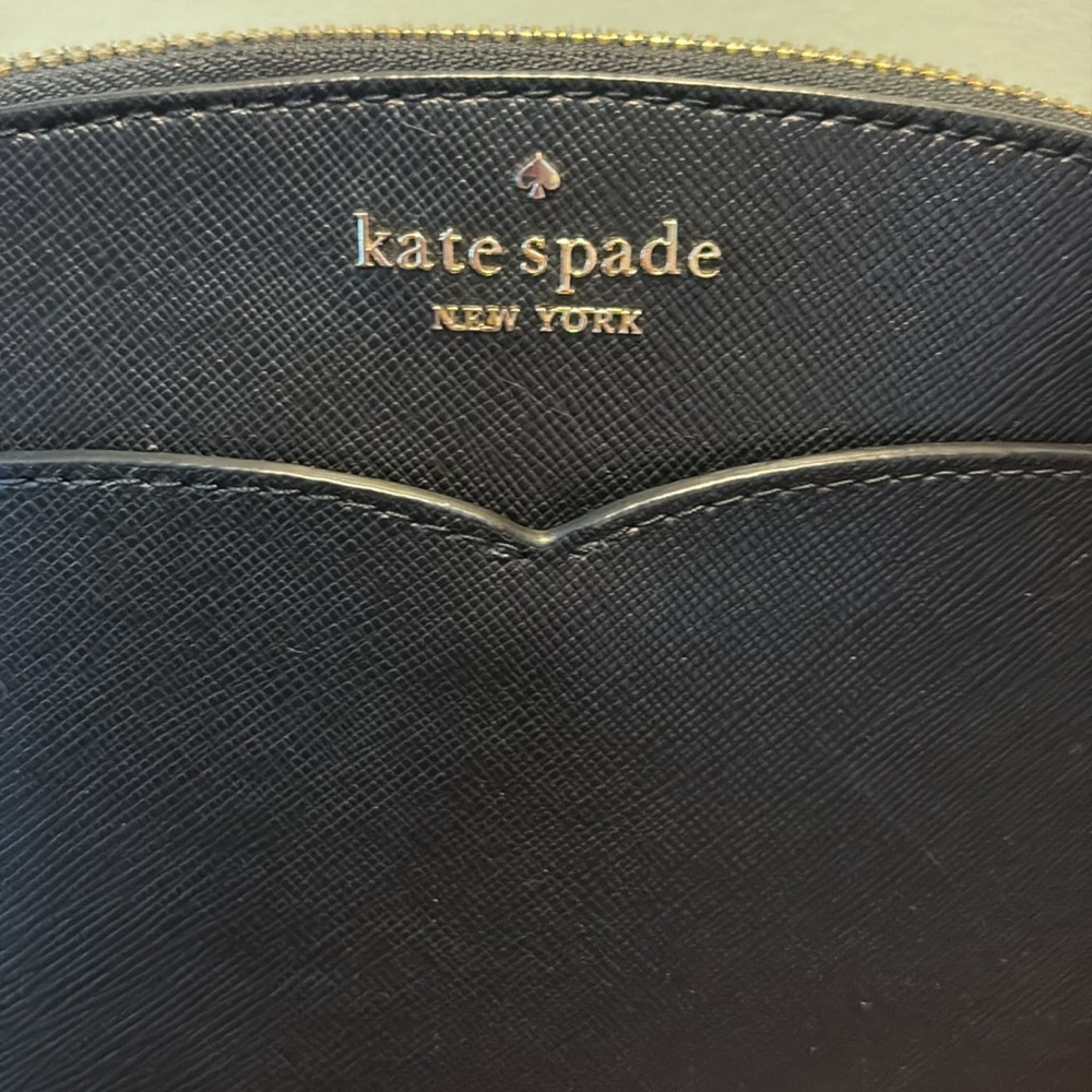 Kate Spade  Crossbody bag  Saffiano Leather  black   sweetheart cut front & back - Picture 8 of 16
